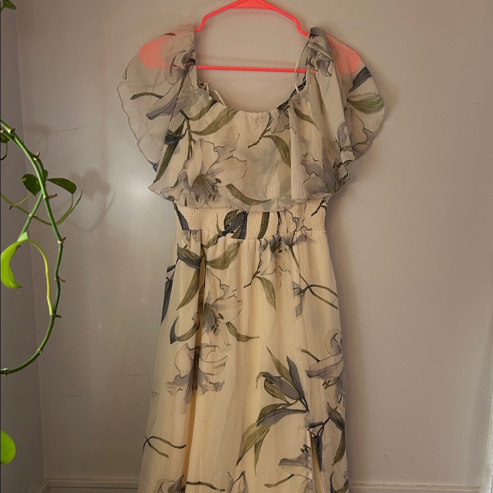 Baltic Born Cream Floral Flowy Maxi Dress Size M
